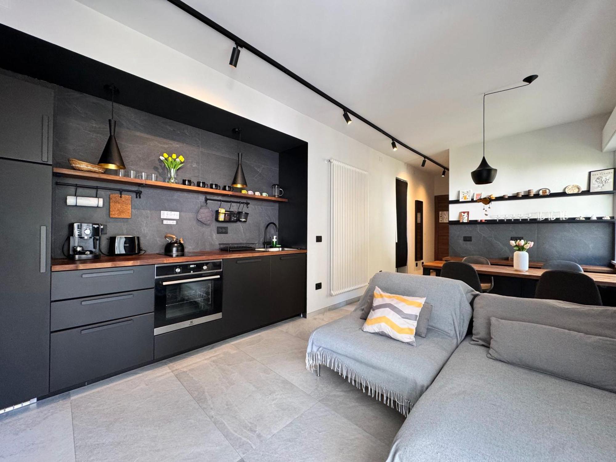 New Apartment In Historical Center Near Lake リーヴァ・デル・ガルダ エクステリア 写真